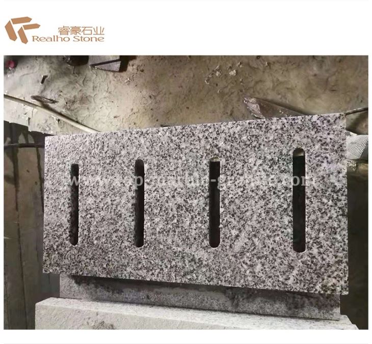 Outdoor Sewer Drain Cover Natural Stone Parking Lot
