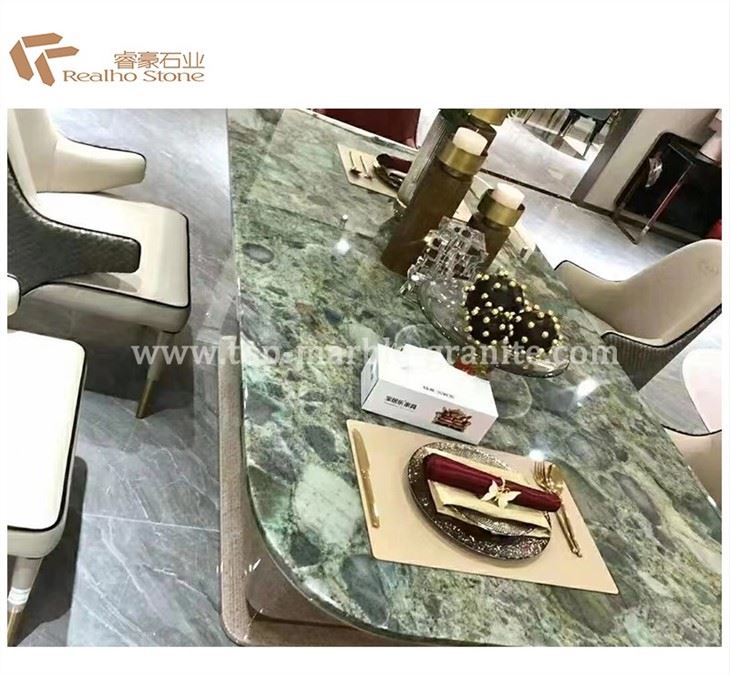 Emerald pearl table