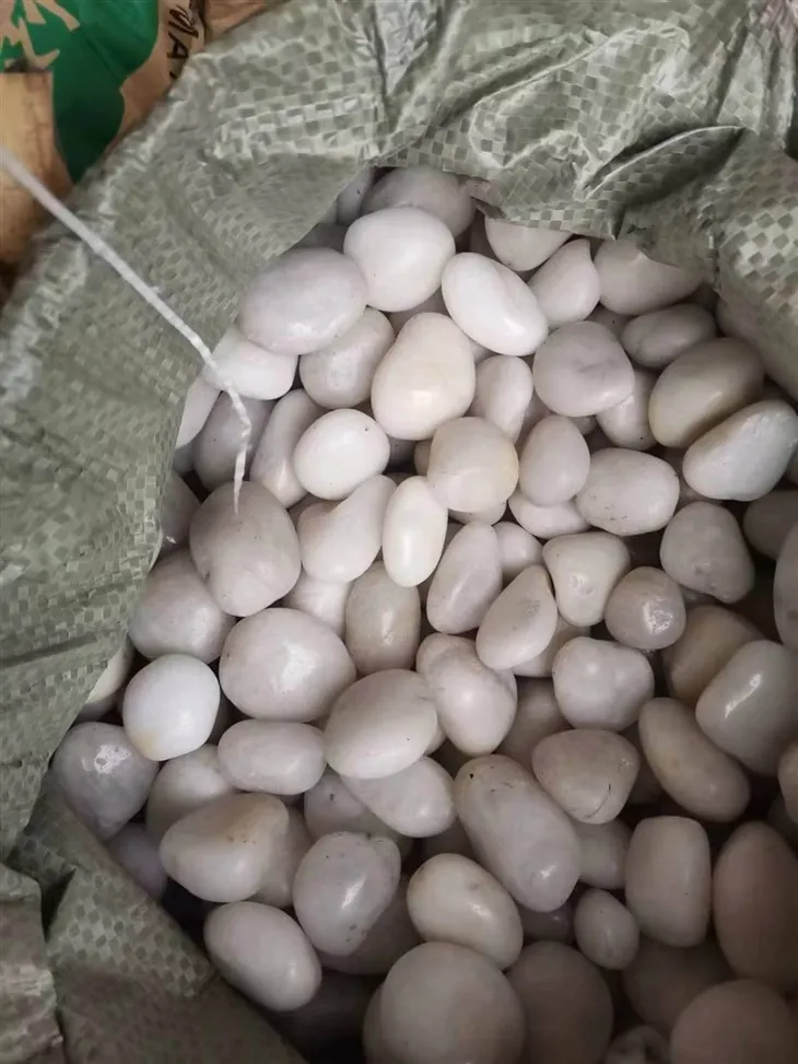 white pebblestone